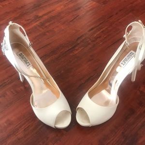 Badgley Mischka Size 10 Heels